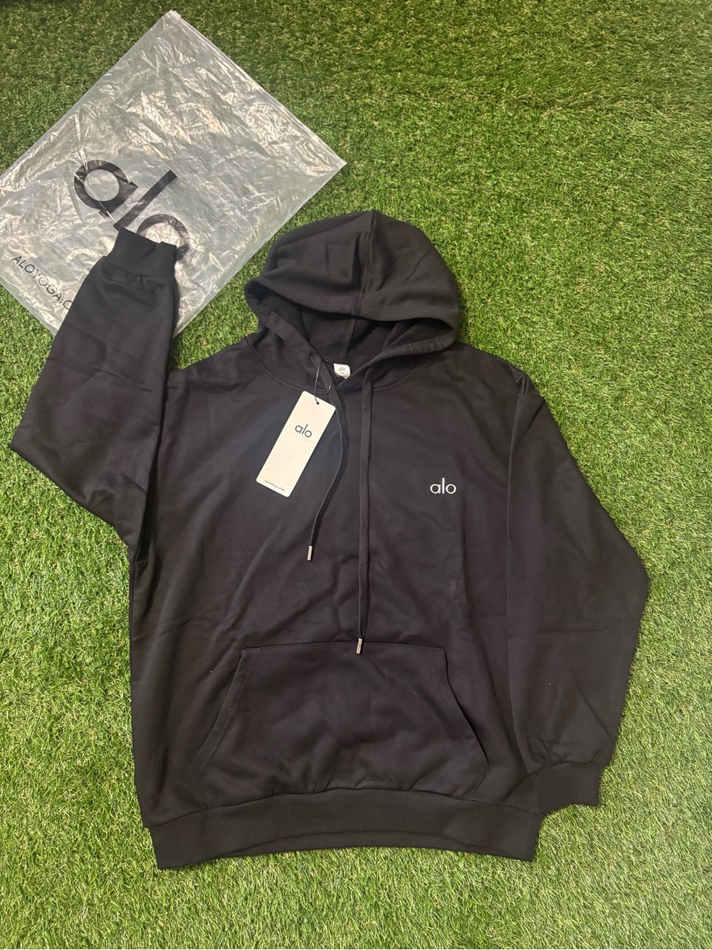 ALO Yoga Black Pullover Hoodie with Small Logo